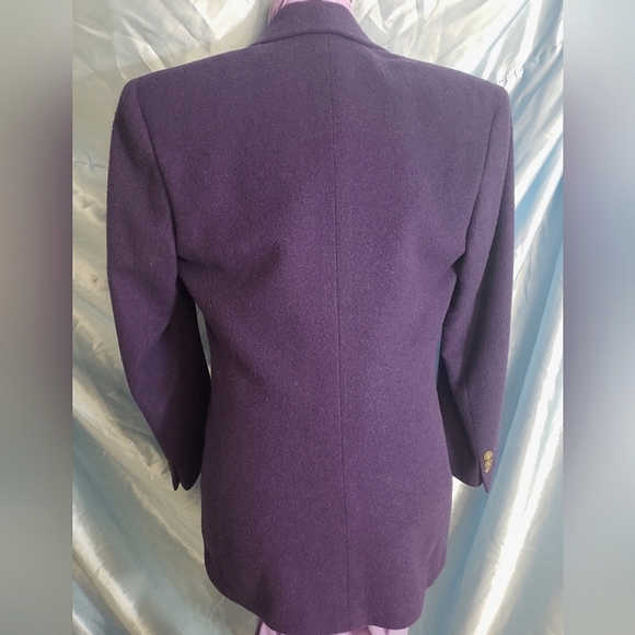 Elegant Stylish Vibrant Purple 100% Camel Hair Coat by Woolf Brothers - Picture 5 of 13